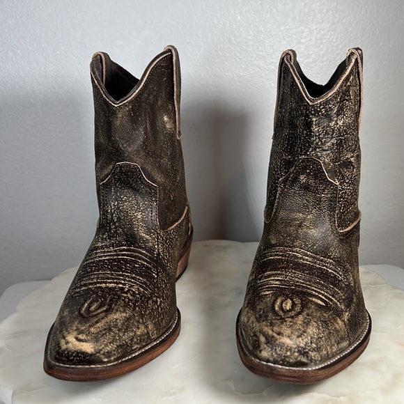 Roper Womens Dusty Distressed Snip Toe Casual Boots Ankle Low Heel 1-2 - Picture 2 of 16